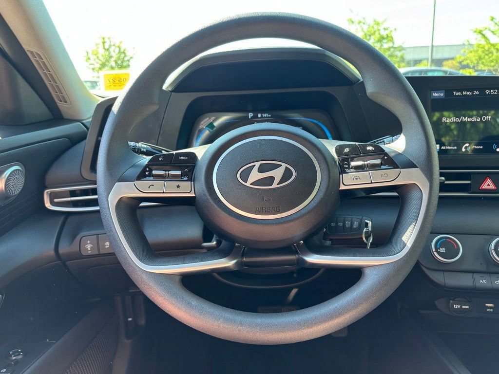 Certified 2026 Hyundai Elantra SE FWD image 20