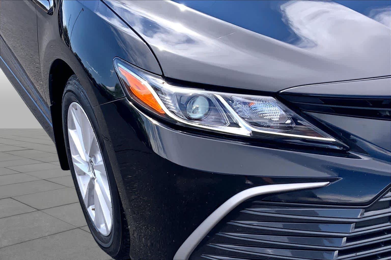 Used 2024 Toyota Camry LE w/ Convenience Package FWD image 28