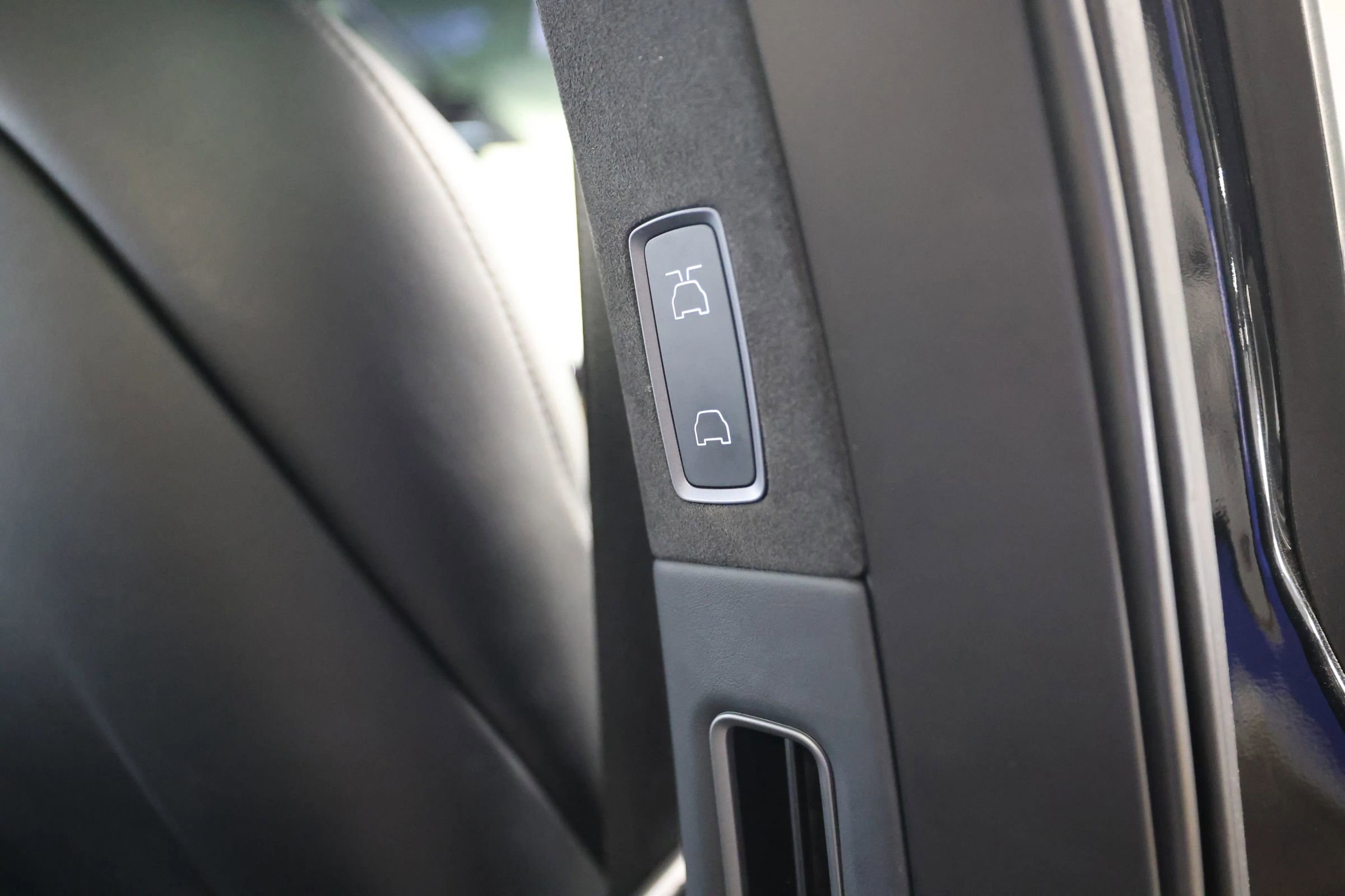 Used 2020 Tesla Model X Long Range image 39