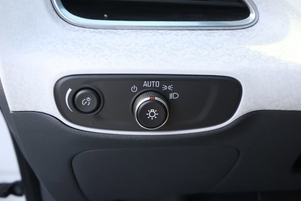 Used 2018 Chevrolet Bolt LT image 14