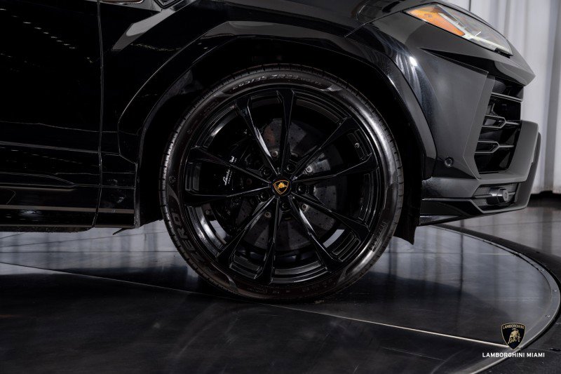 Used 2019 Lamborghini Urus image 17