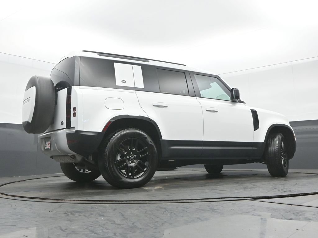 Used 2023 Land Rover Defender 110 S image 34