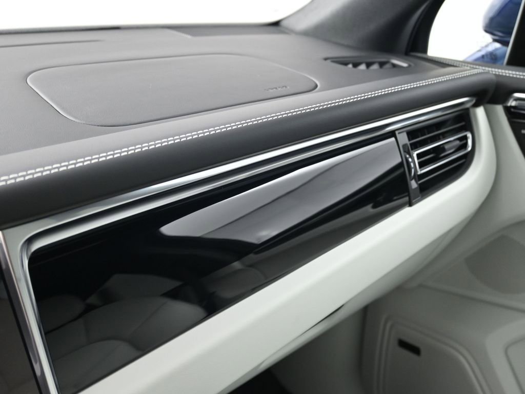 Certified 2026 Porsche Macan S image 24