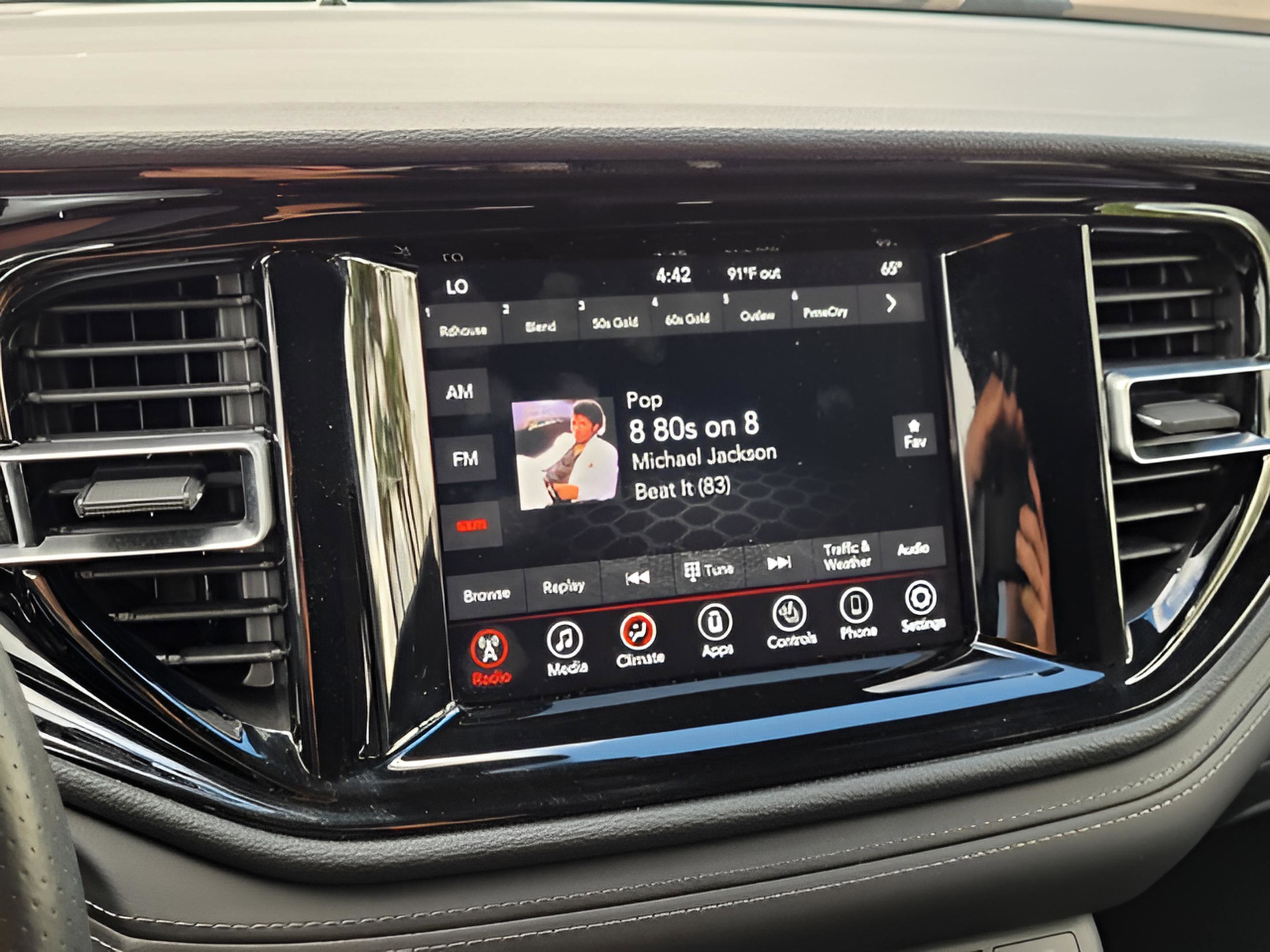 Used 2024 Dodge Durango SXT w/ 3rd Row Seating Group image 25