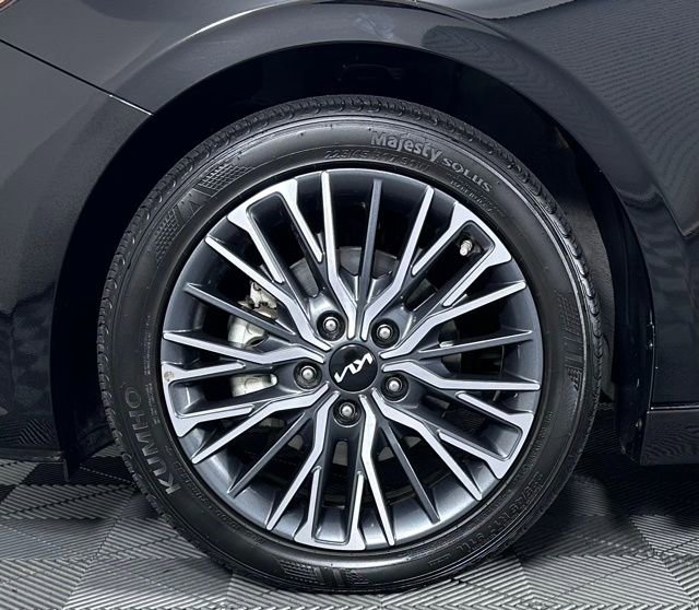 Used 2023 Kia Forte GT-Line w/ GT-Line Premium Package image 12