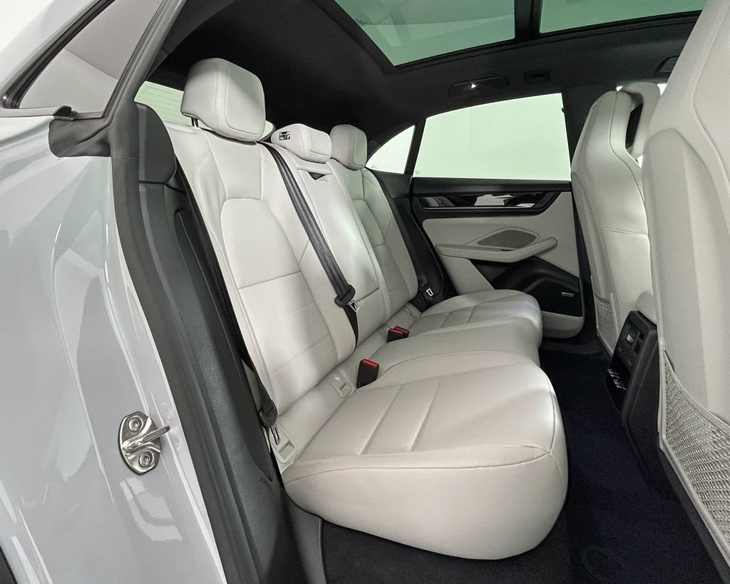 New 2026 Porsche Macan 4 Electric AWD/4WD image 26