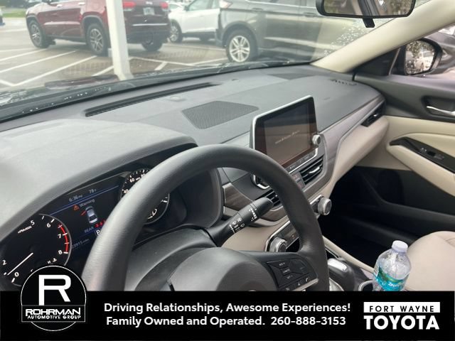 Used 2023 Nissan Altima 2.5 SV FWD image 5
