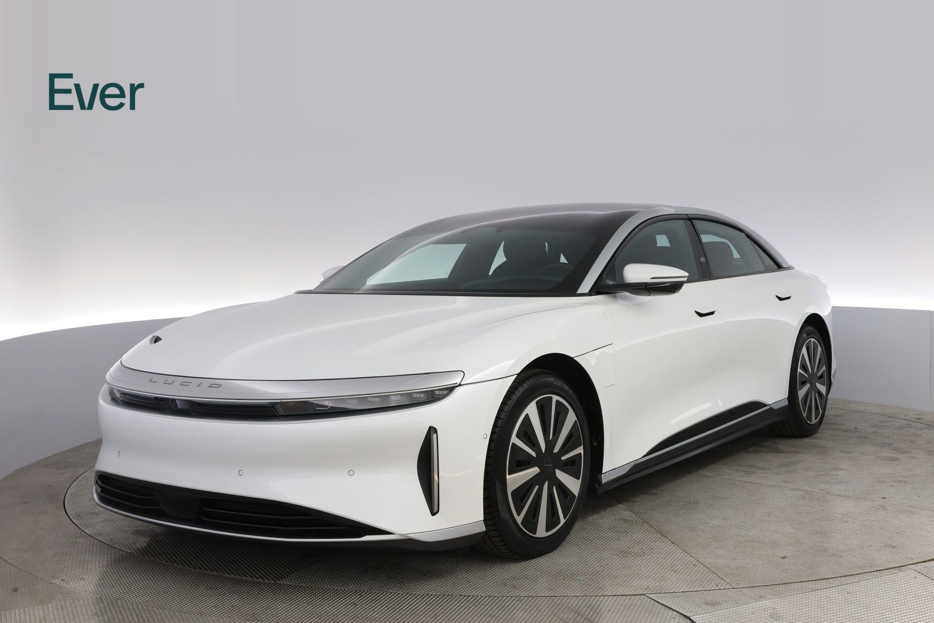 Used 2023 Lucid Air Touring image 2