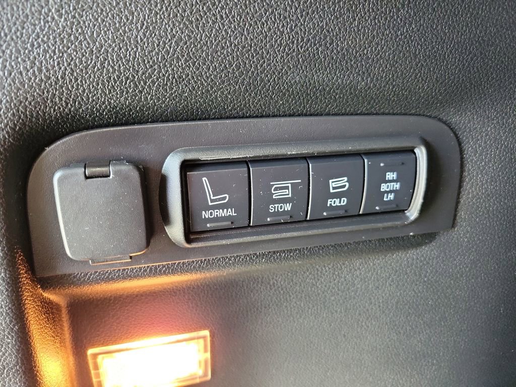 Used 2017 Ford Explorer Limited image 17