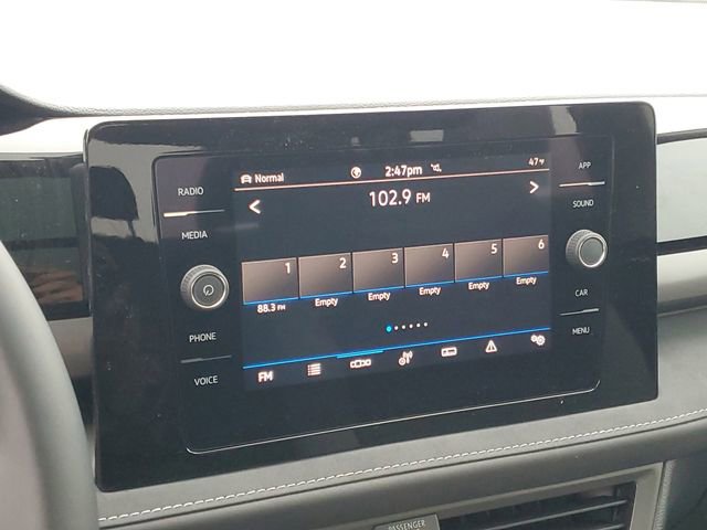 New 2026 Volkswagen Taos SE image 21