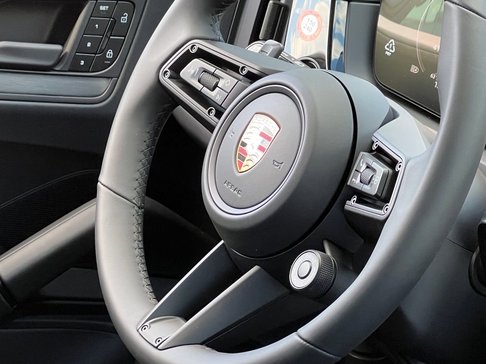 New 2026 Porsche Cayenne GTS image 25