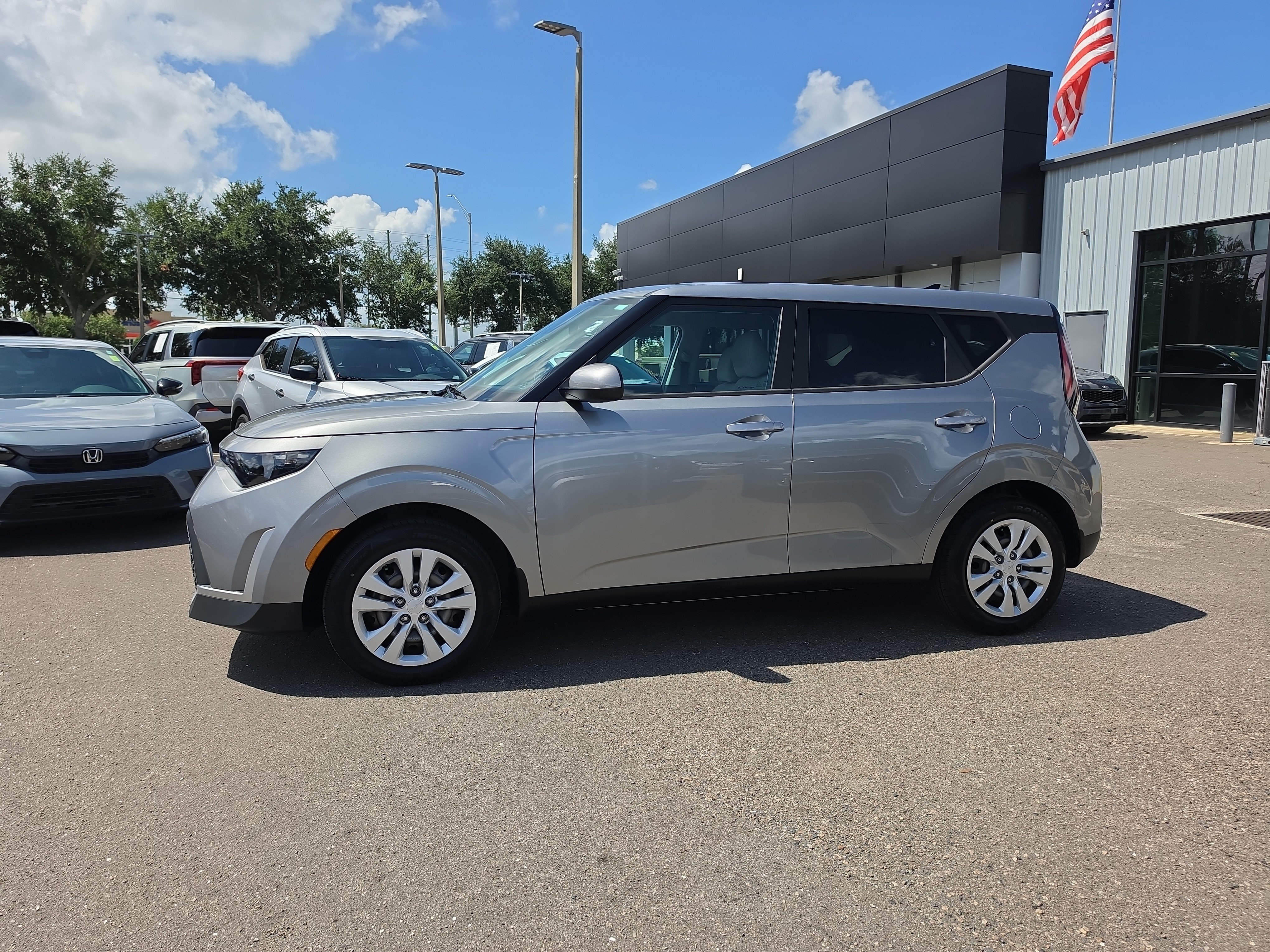 Certified 2024 Kia Soul LX FWD image 5