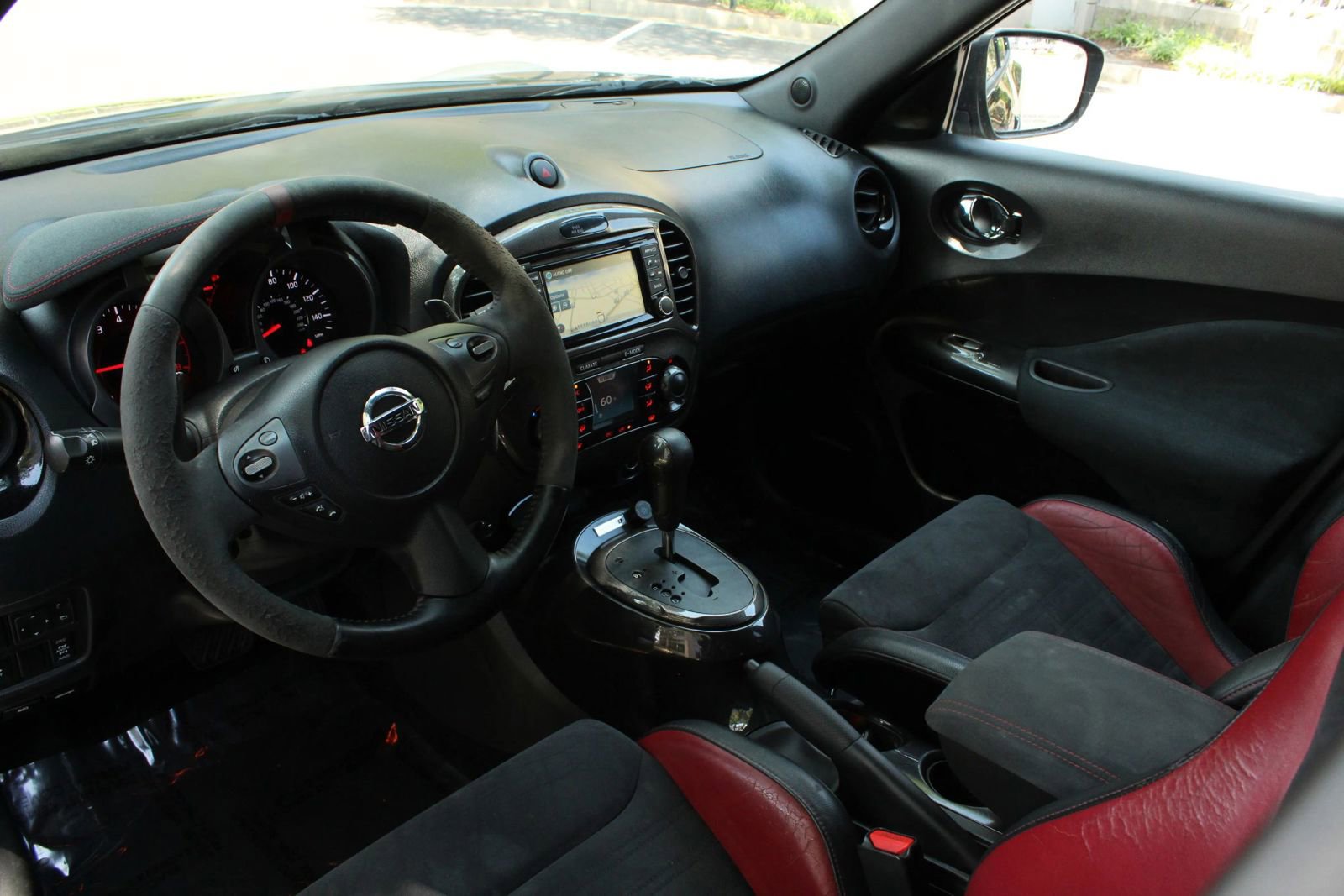 Used 2015 Nissan Juke NISMO RS w/ Interior Illumination Package AWD/4WD image 15