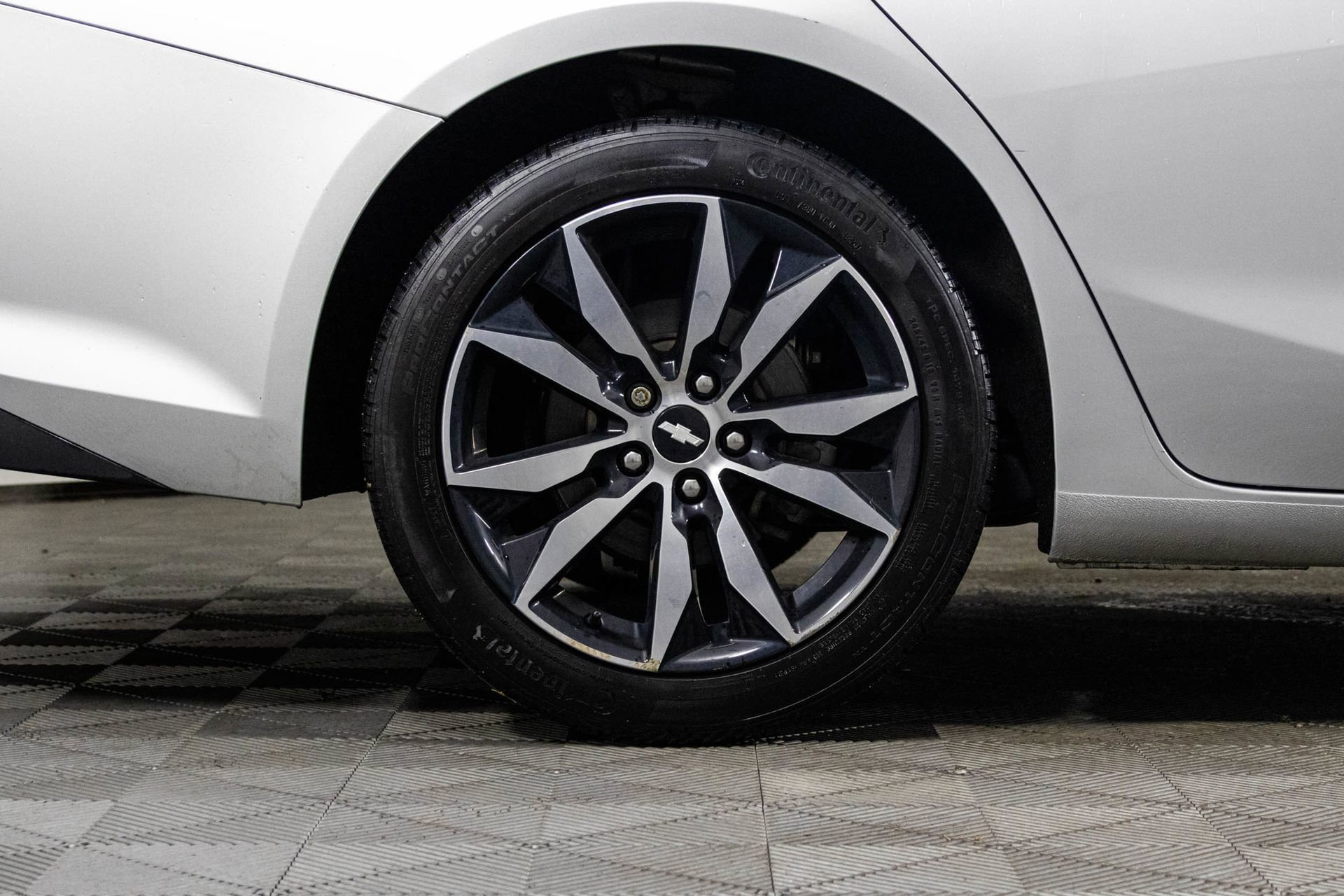 Used 2018 Chevrolet Malibu LT image 42