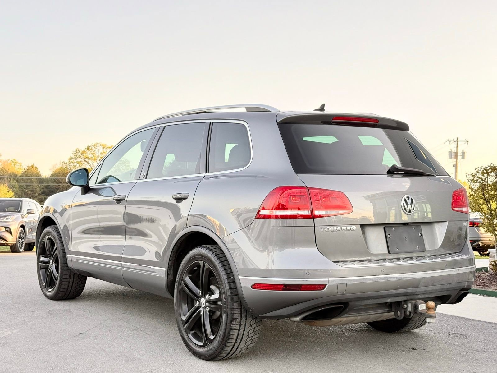 Used 2017 Volkswagen Touareg Wolfsburg Edition AWD/4WD image 13