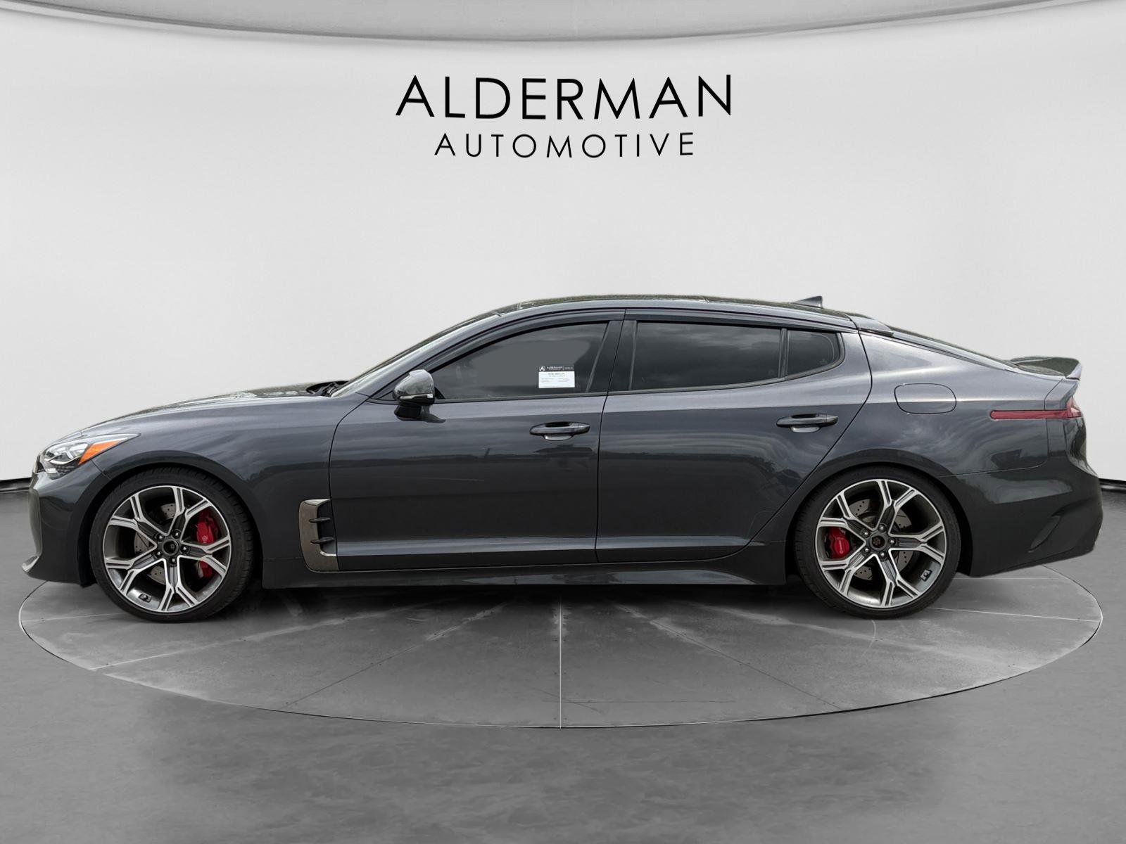 Used 2019 Kia Stinger GT2 image 2