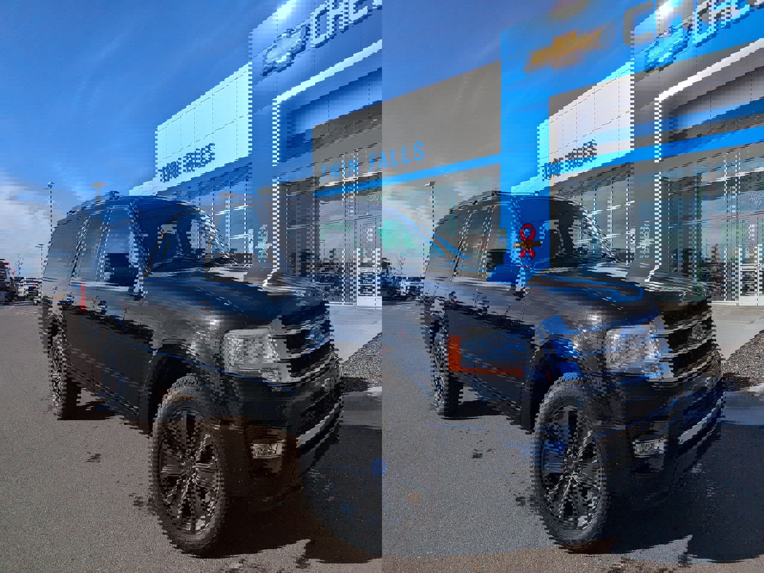 Used 2017 Ford Expedition Max Limited image 1