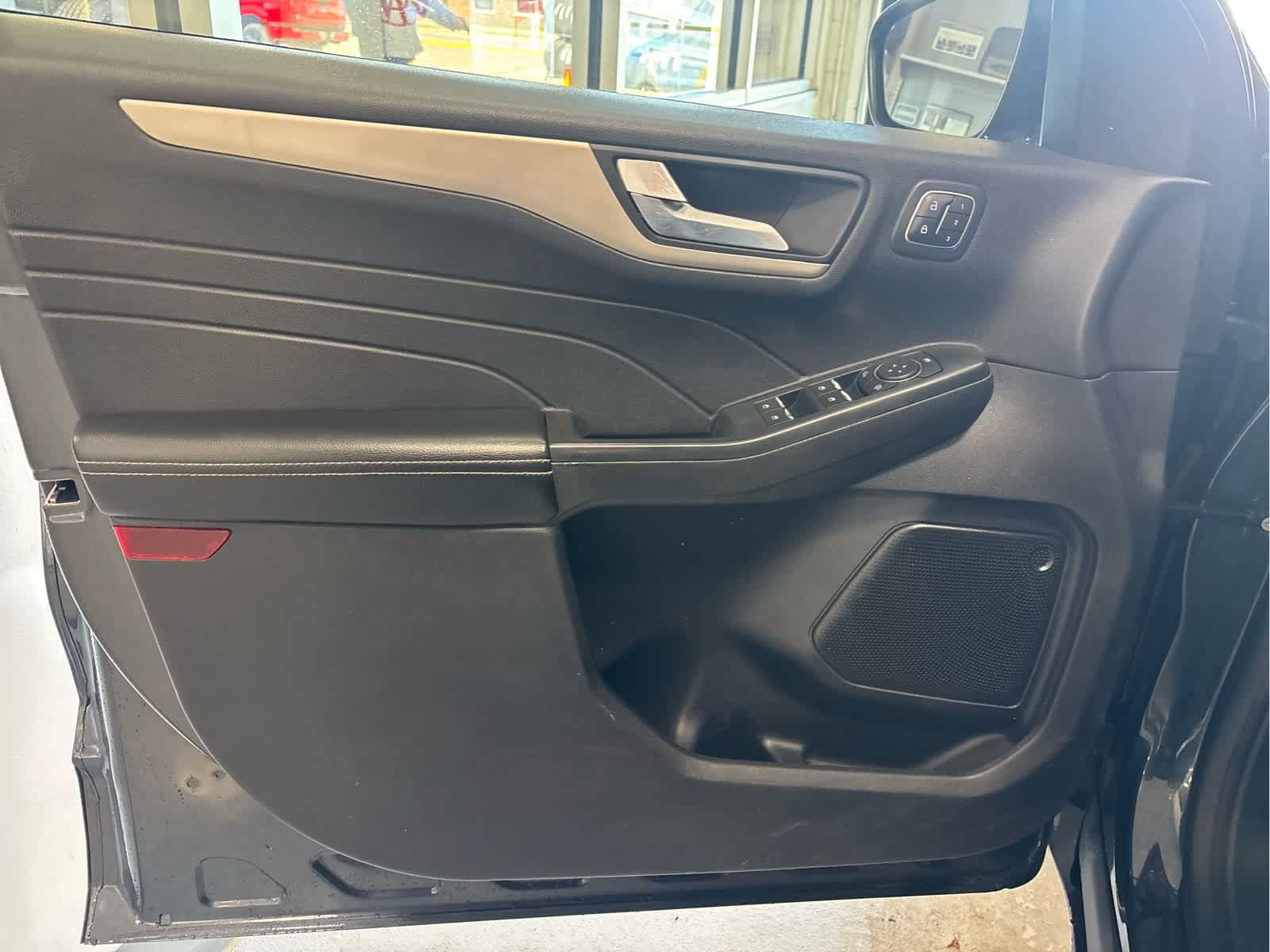 Certified 2022 Ford Escape SEL w/ Technology Package AWD/4WD image 20