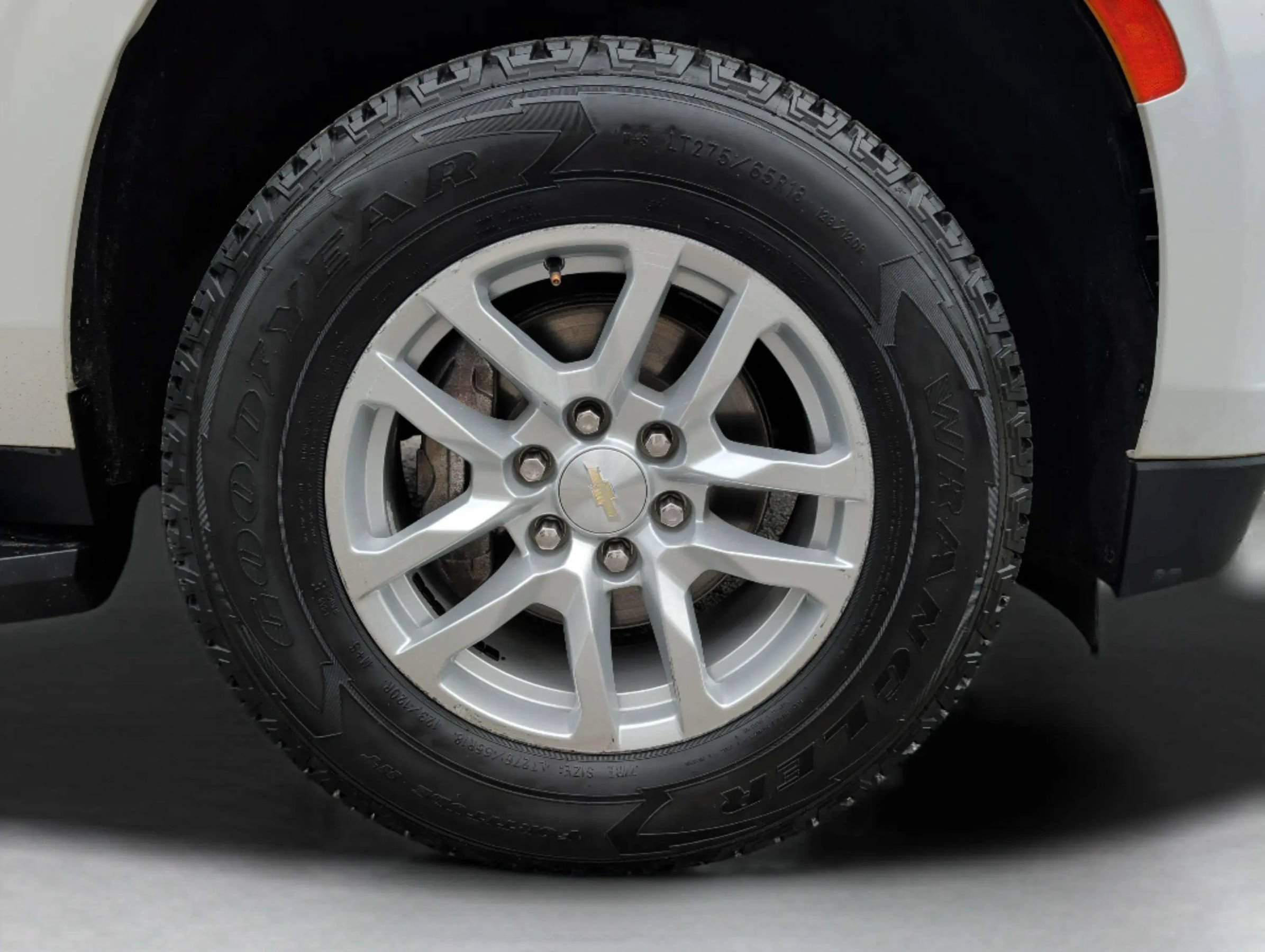 Used 2021 Chevrolet Suburban LT RWD image 40