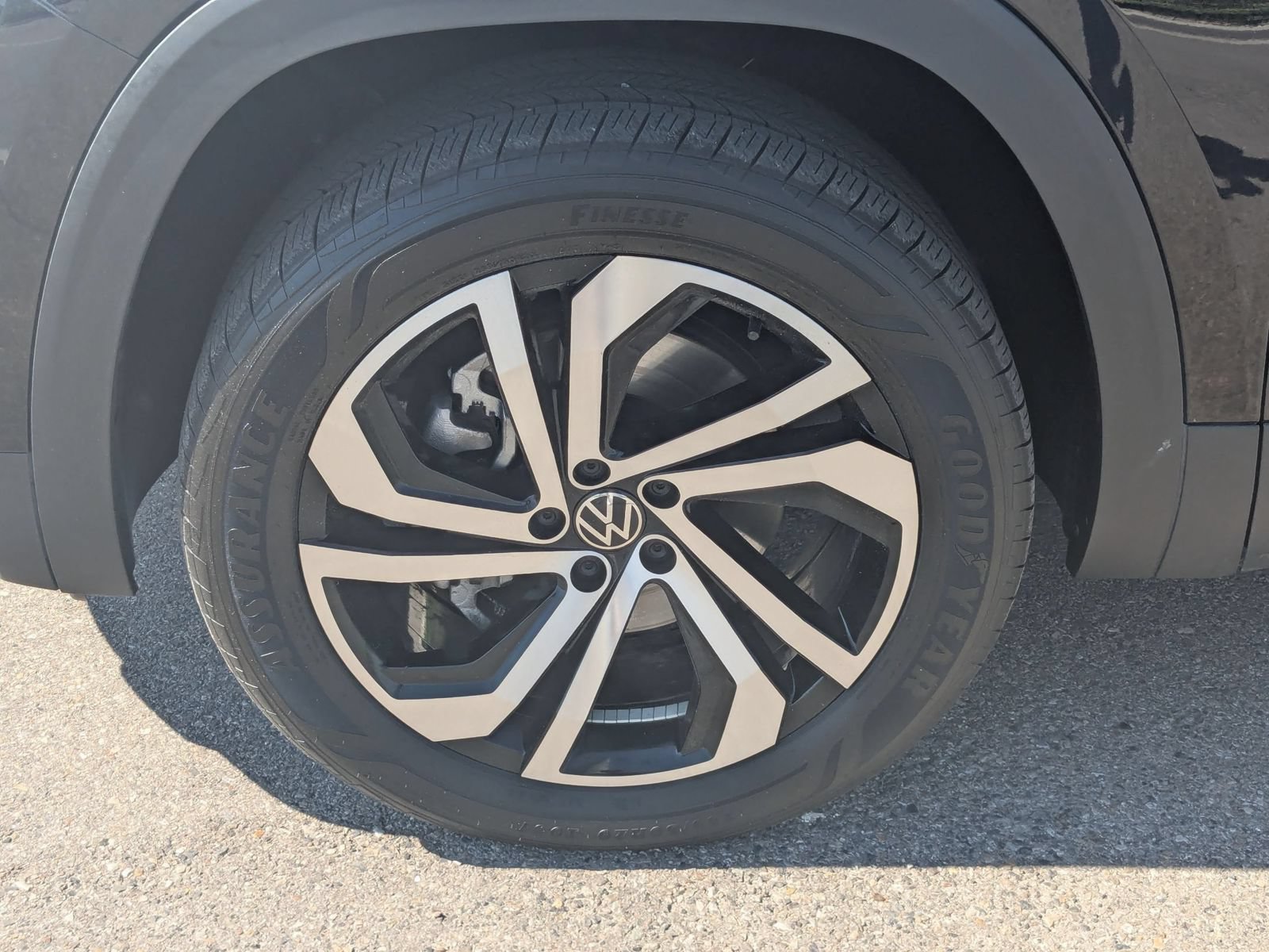Used 2023 Volkswagen Atlas Cross Sport SEL AWD/4WD image 10