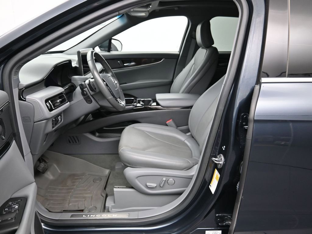 Used 2021 Lincoln Nautilus Reserve image 15