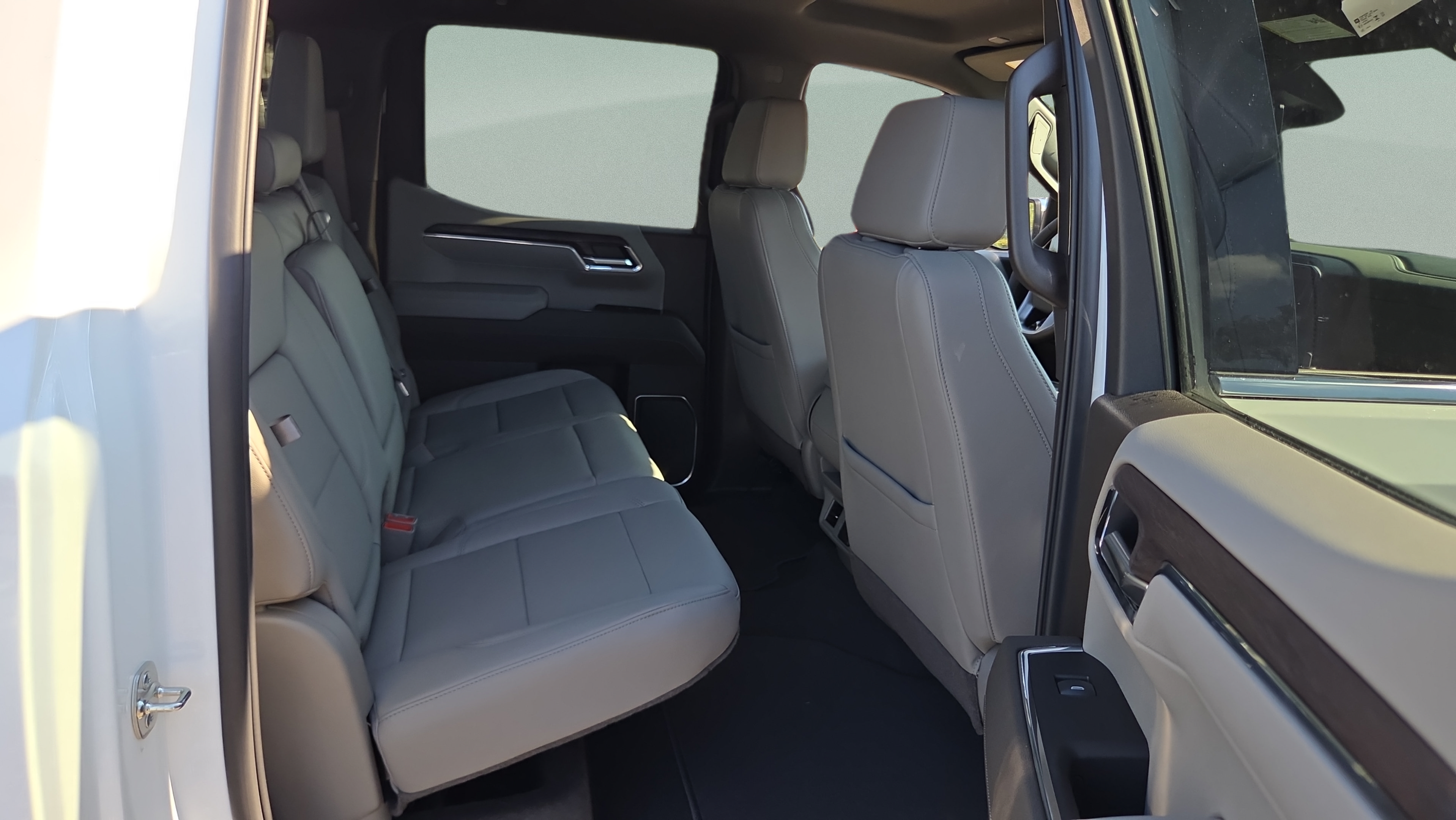 New 2026 GMC Sierra 1500 SLT w/ X31 Off-Road Package AWD/4WD image 14