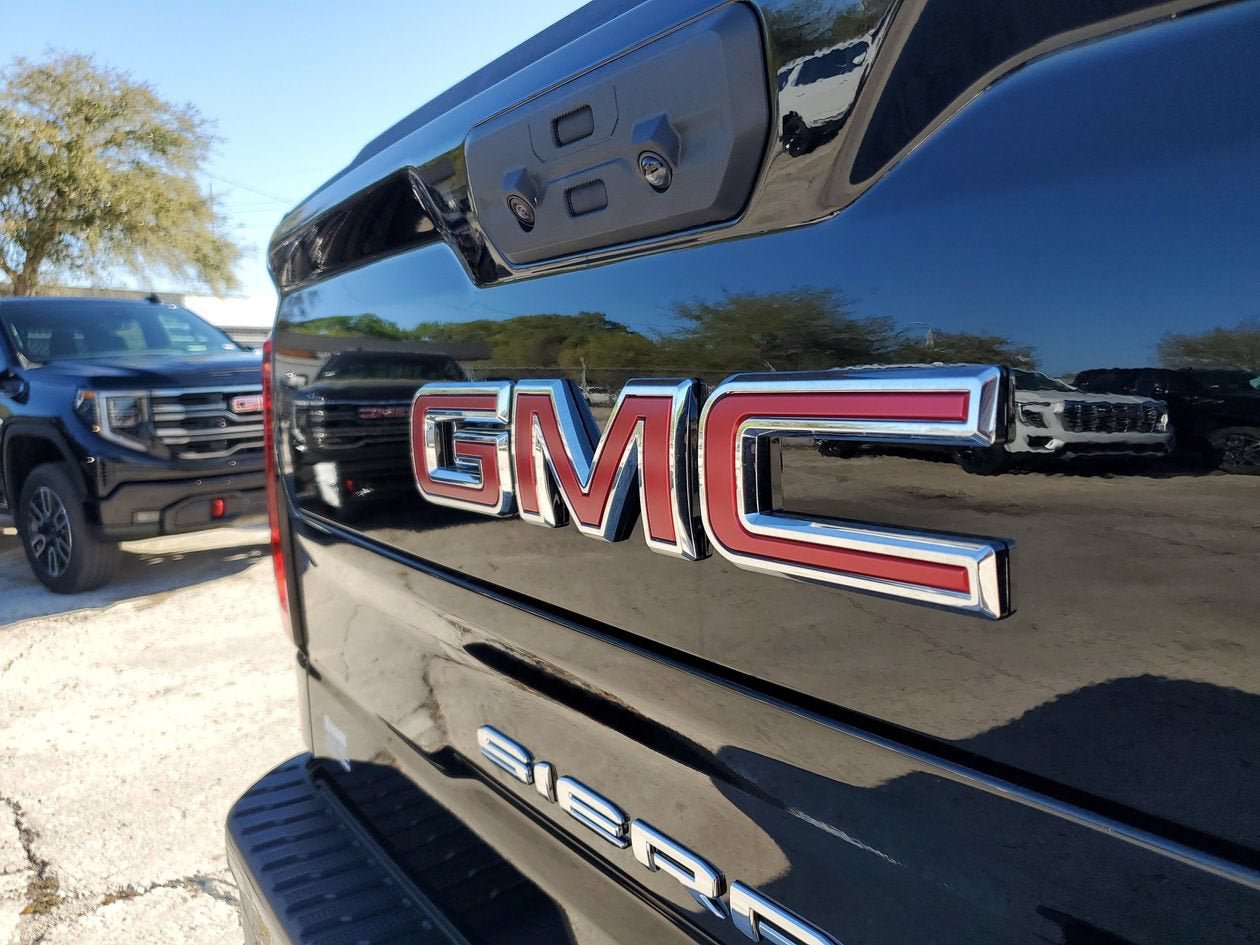New 2026 GMC Sierra 1500 SLT w/ SLT Premium Plus Package AWD/4WD image 7