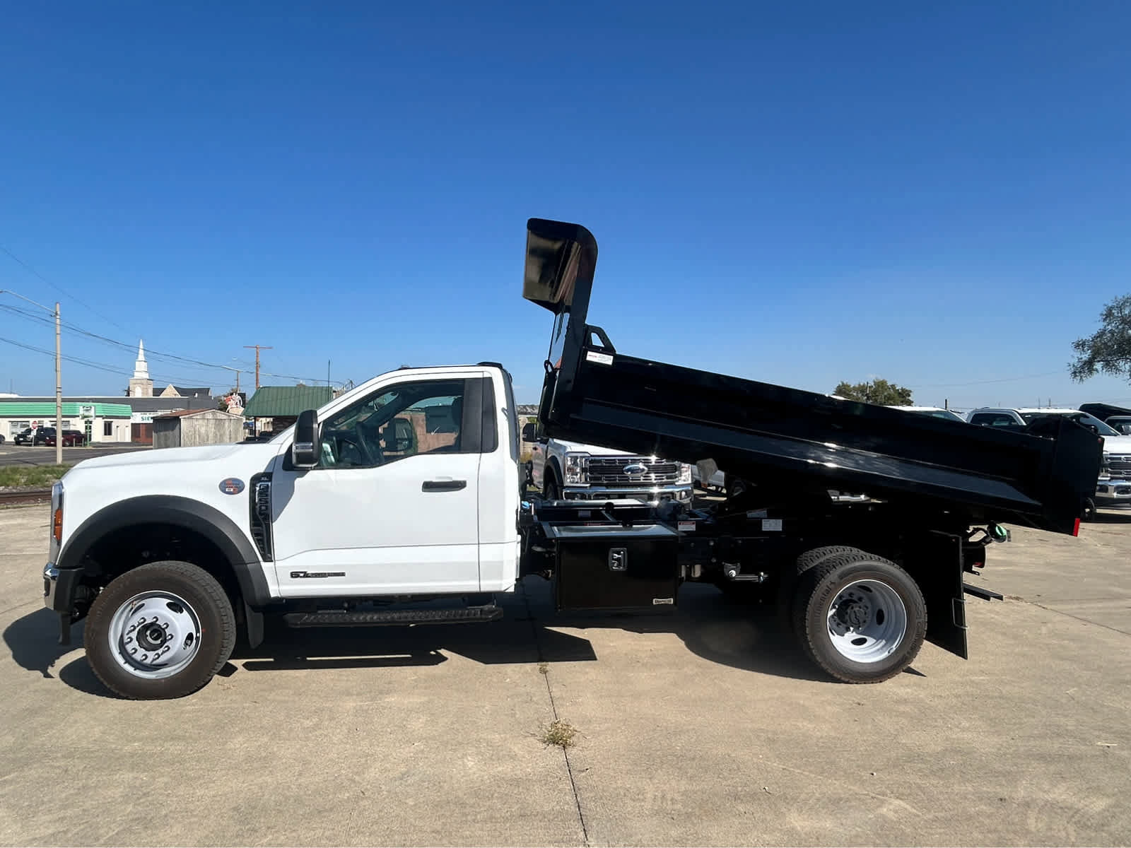 New 2025 Ford F550 4x4 Regular Cab Super Duty image 1