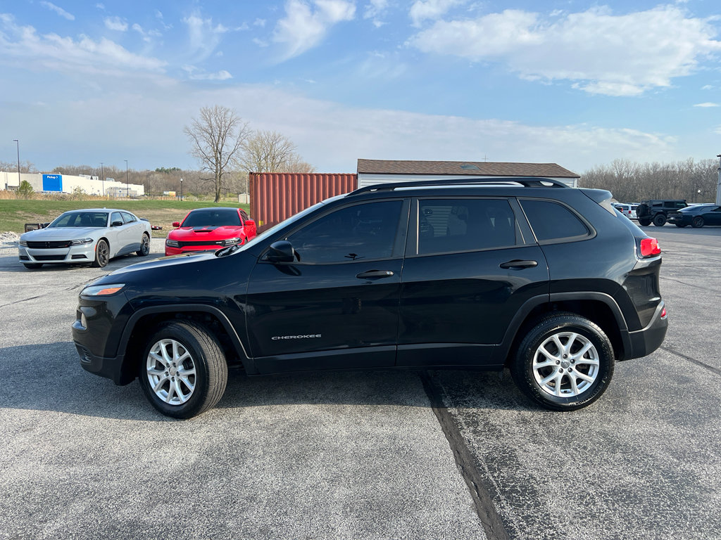 Used 2016 Jeep Cherokee Sport w/ Cold Weather Group image 2