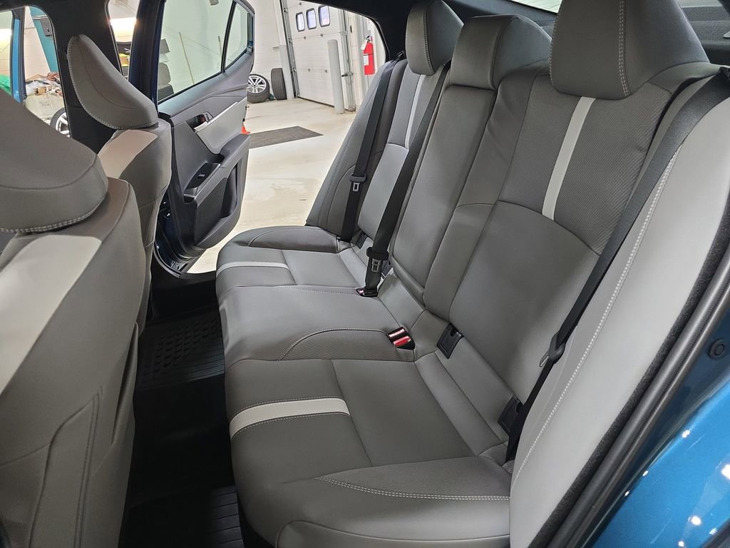 Used 2025 Toyota Camry SE image 14