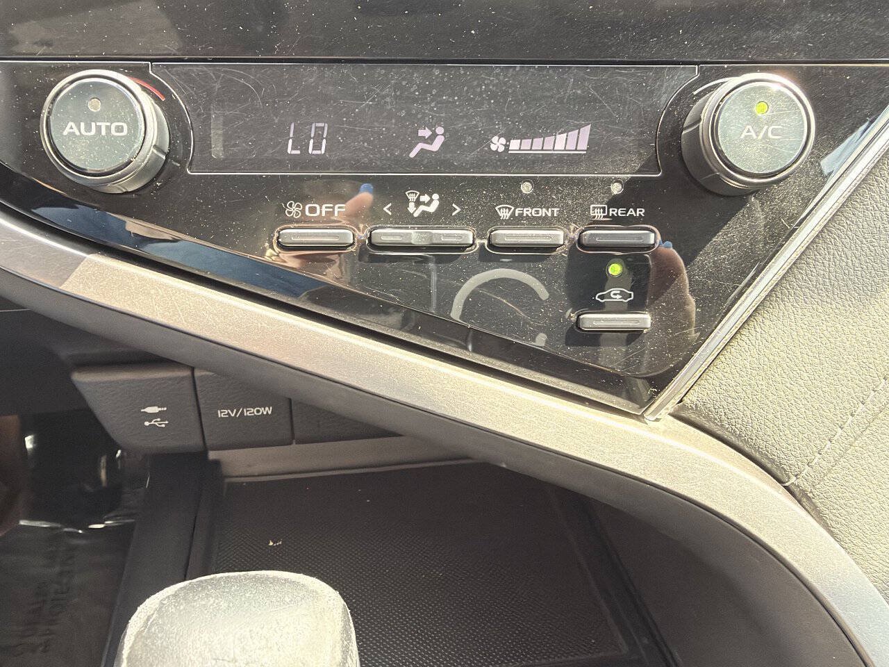 Used 2018 Toyota Camry SE FWD image 27