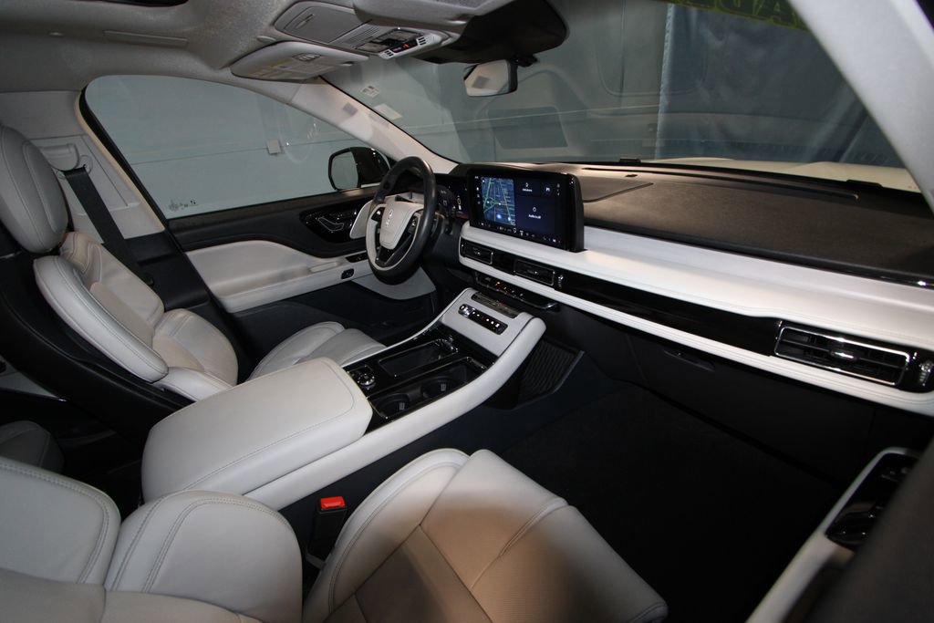 Used 2025 Lincoln Aviator Reserve w/ Equipment Group 201A image 23