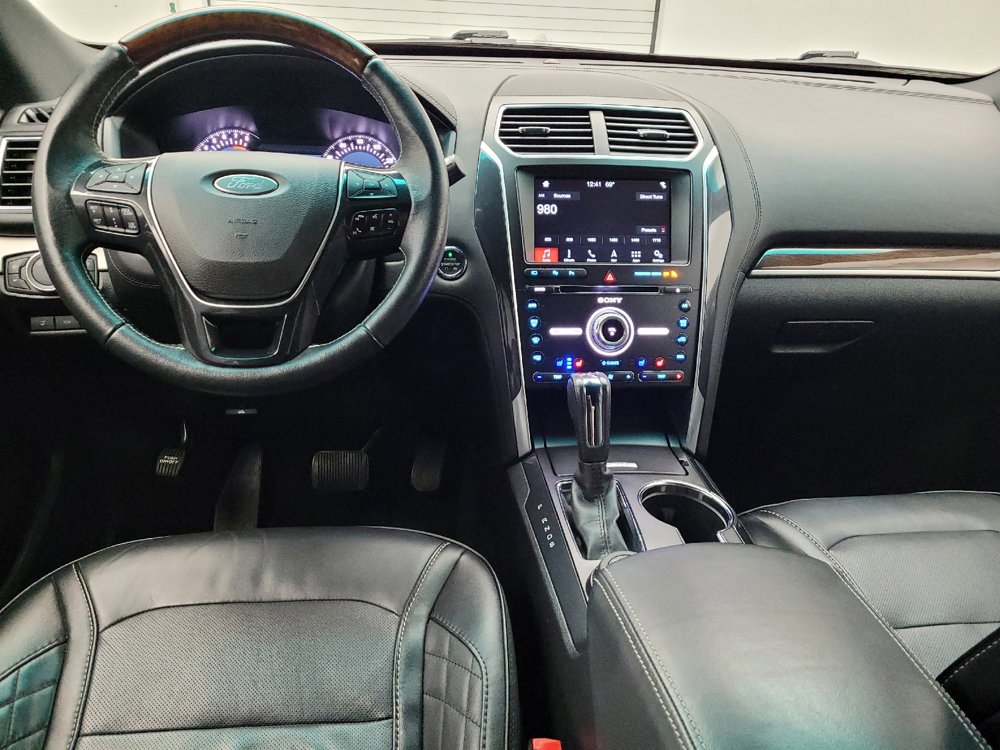 Used 2017 Ford Explorer Platinum AWD/4WD image 22