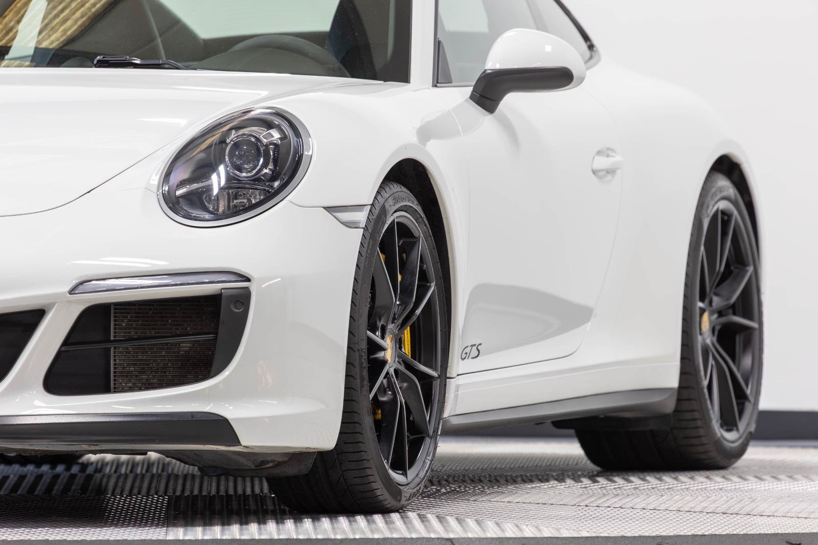Used 2019 Porsche 911 Carrera GTS RWD image 8
