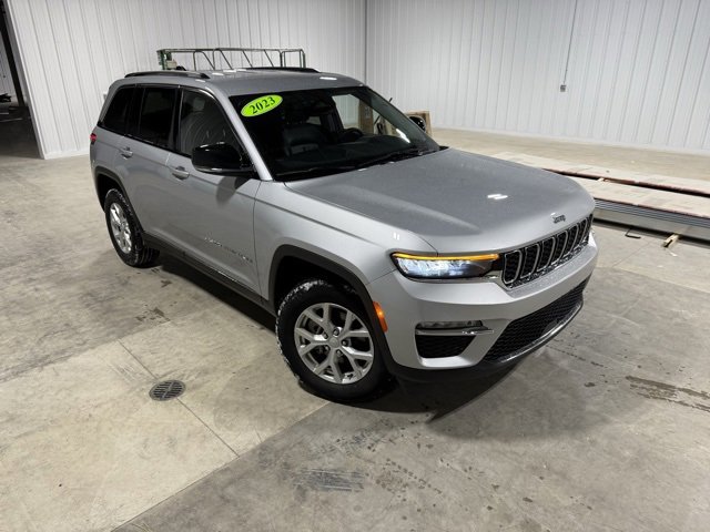 Used 2023 Jeep Grand Cherokee Limited image 37