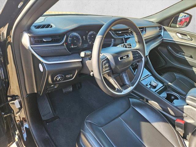 Used 2024 Jeep Grand Cherokee L Limited w/ Luxury Tech Group II image 18