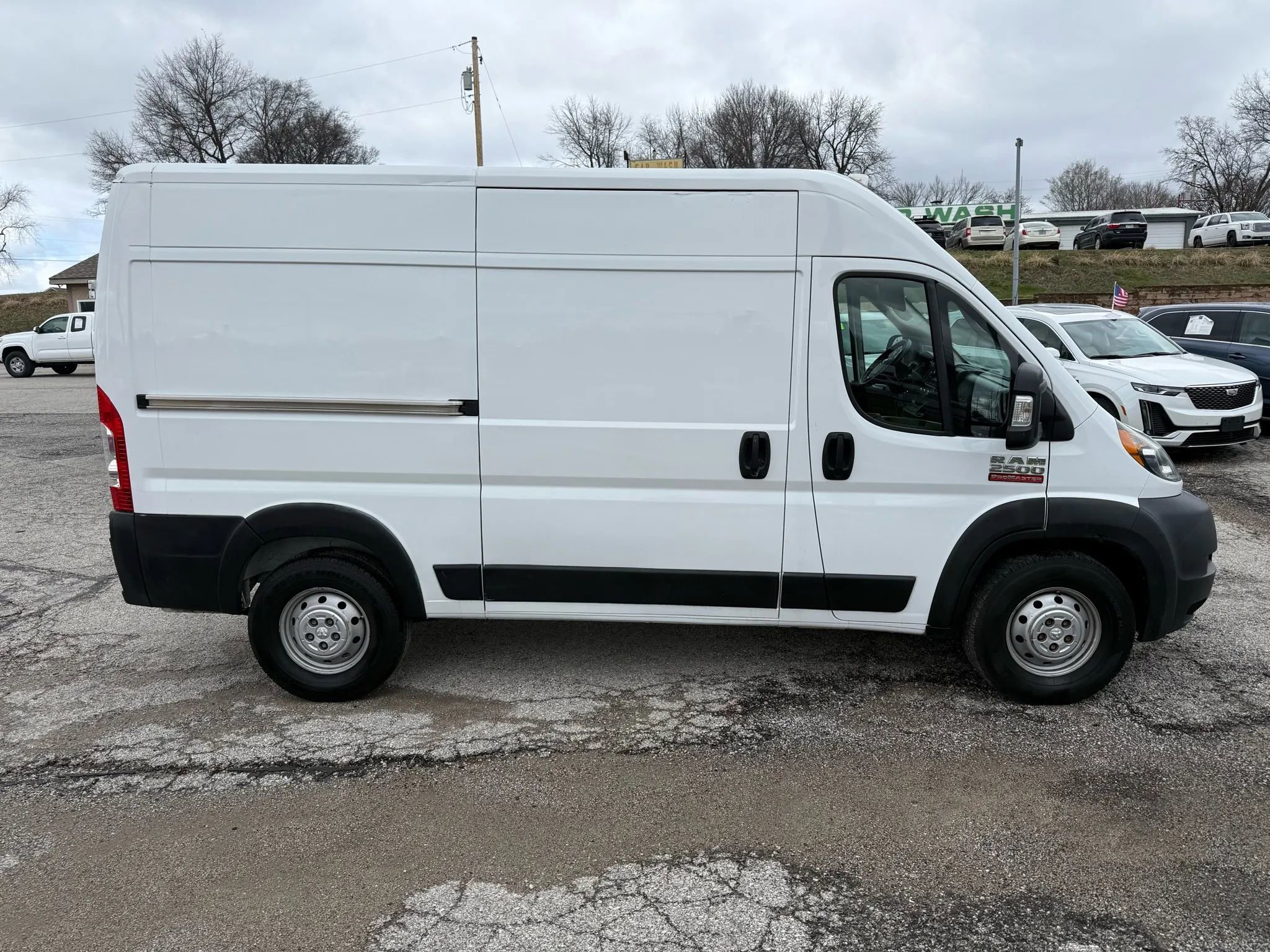 Used 2020 RAM ProMaster 2500 w/ Premium Appearance Group image 2