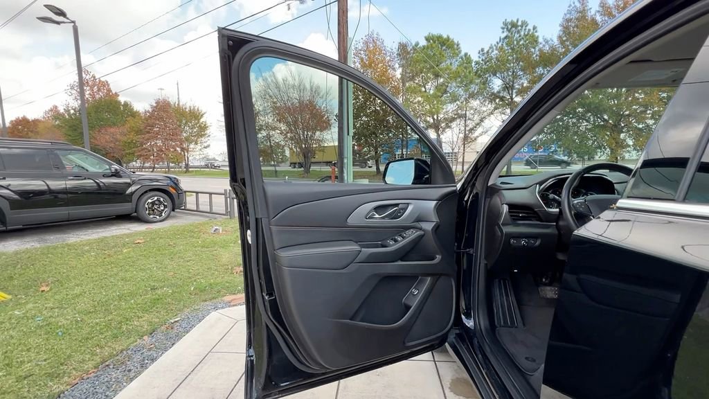 Used 2019 Chevrolet Traverse LT image 35
