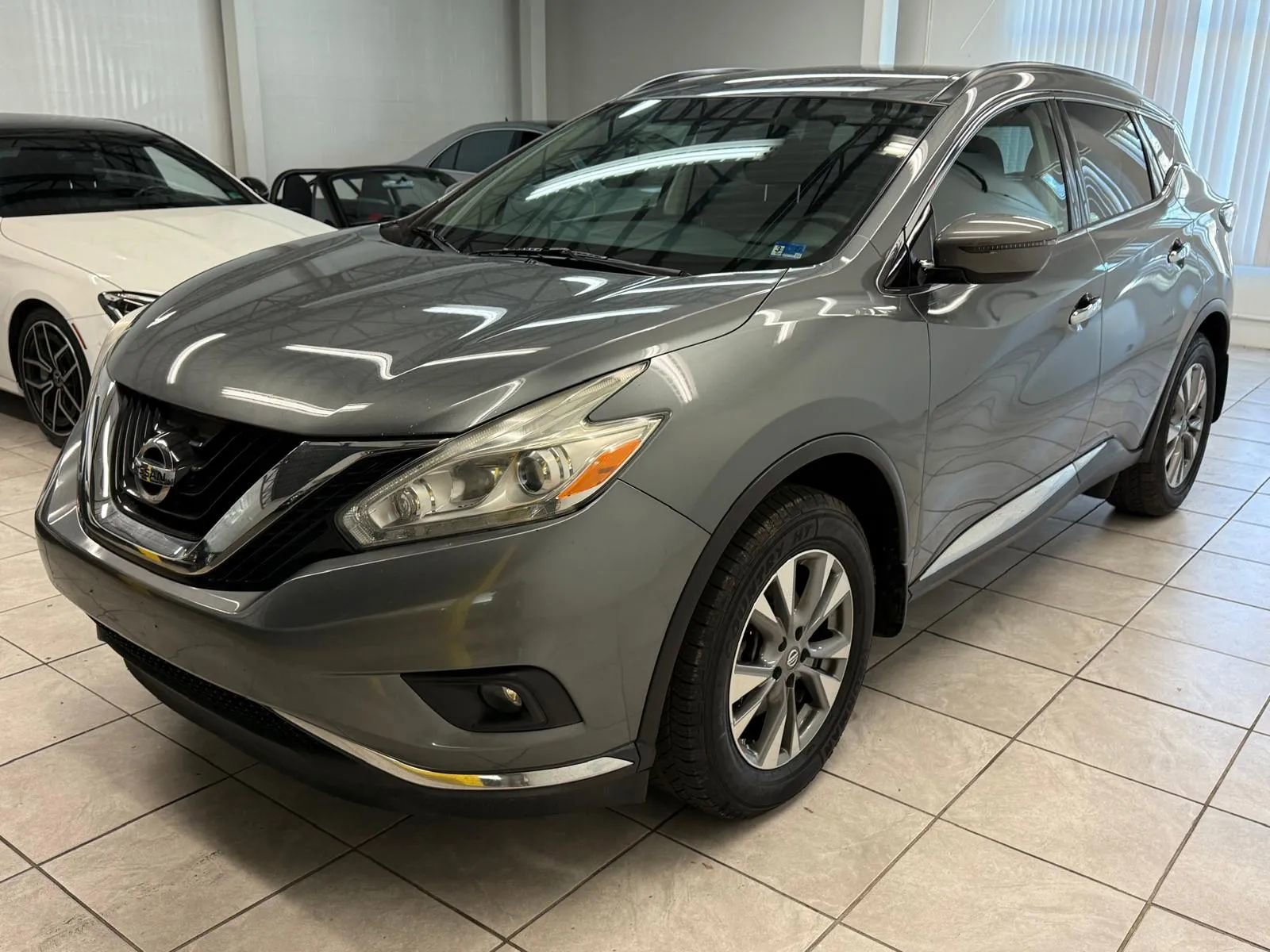 Used 2016 Nissan Murano SV image 3