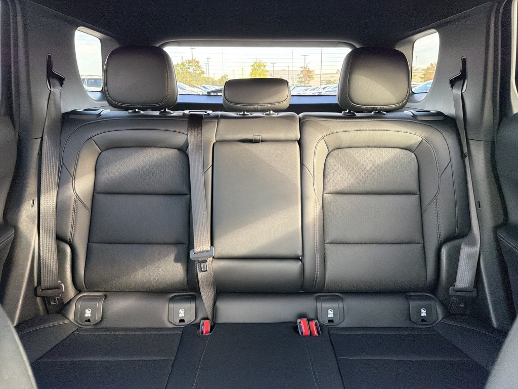 Used 2026 Chevrolet Equinox LT w/ Convenience Package II FWD image 30