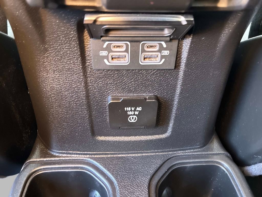 Used 2022 Jeep Wrangler Unlimited Sahara image 16