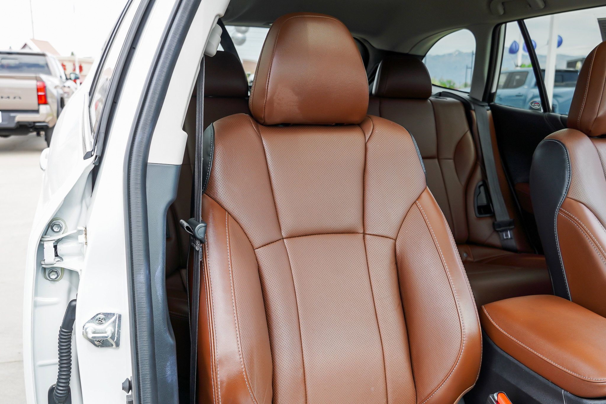 Used 2022 Subaru Outback Touring XT w/ Popular Package #2 image 26