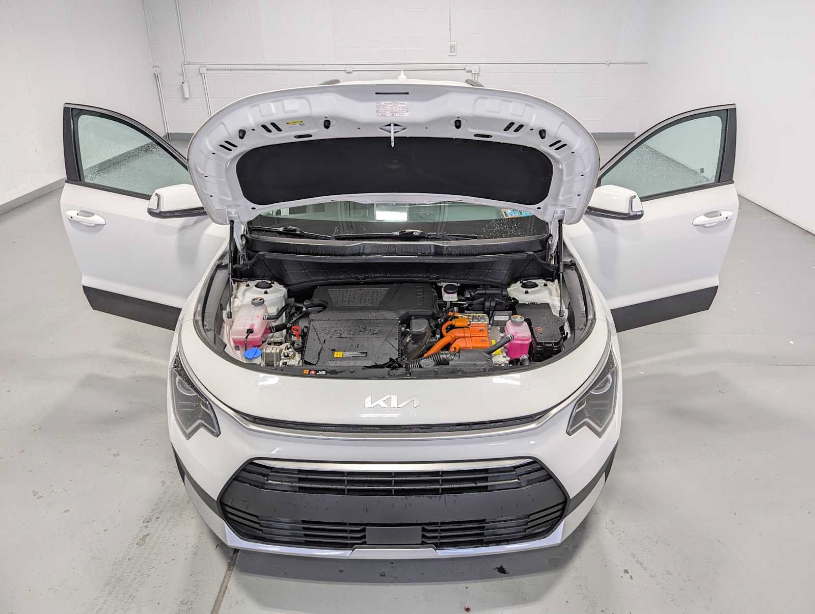 Used 2024 Kia Niro EX FWD image 13