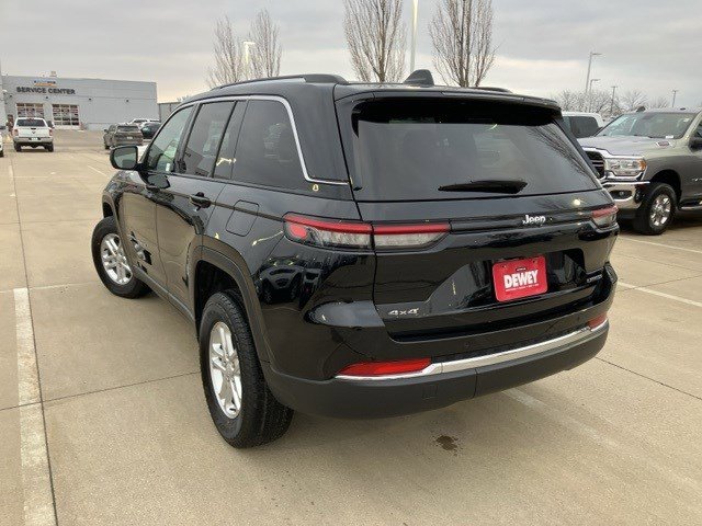 Certified 2023 Jeep Grand Cherokee Laredo w/ Luxury Tech Group I image 8