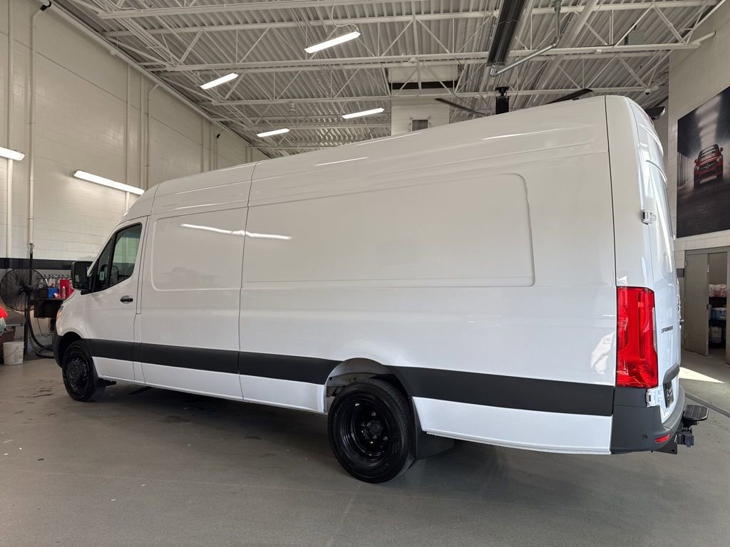 New 2025 Mercedes-Benz Sprinter 4500 image 3