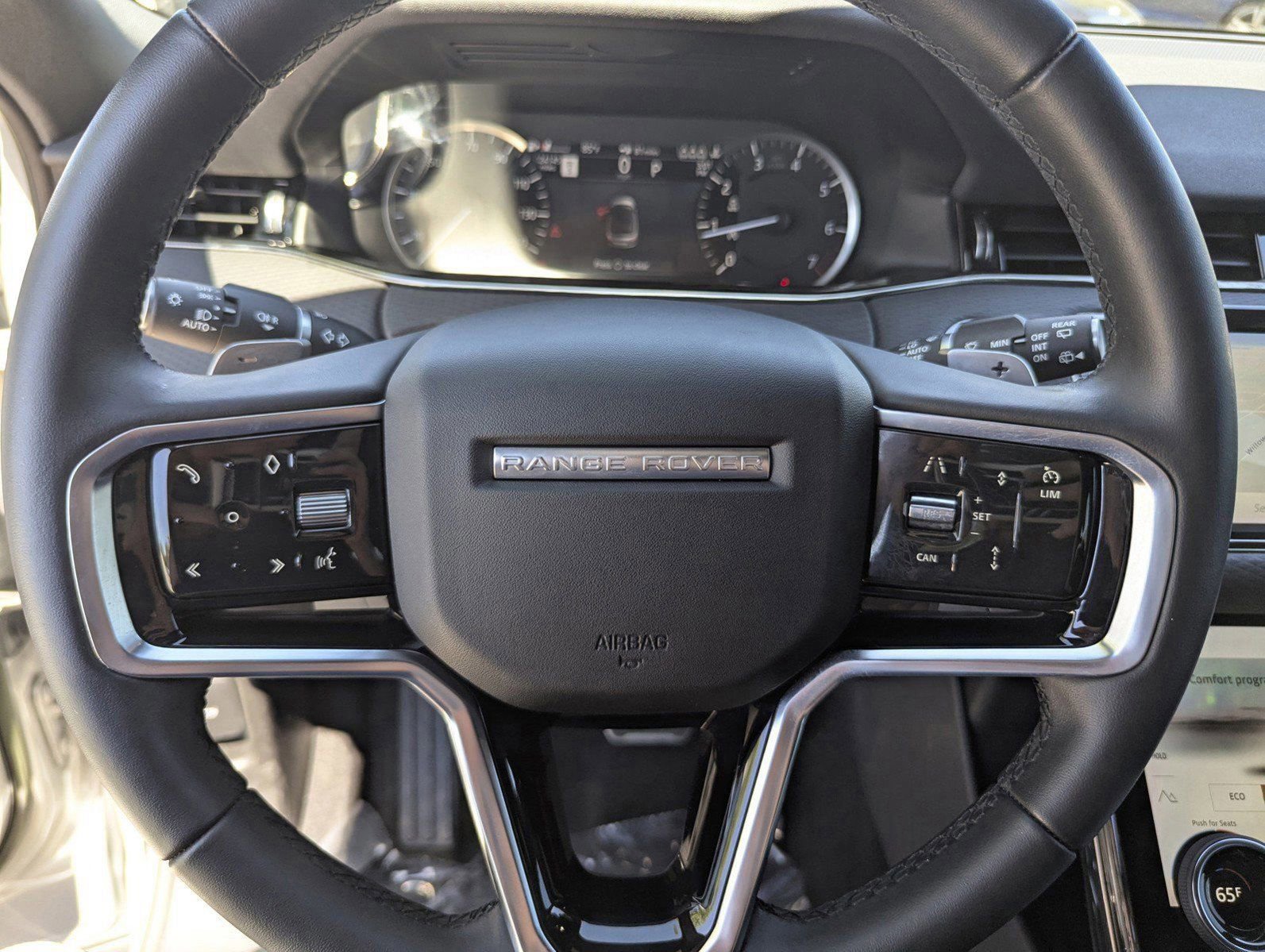 Used 2023 Land Rover Range Rover Evoque R-Dynamic S image 34