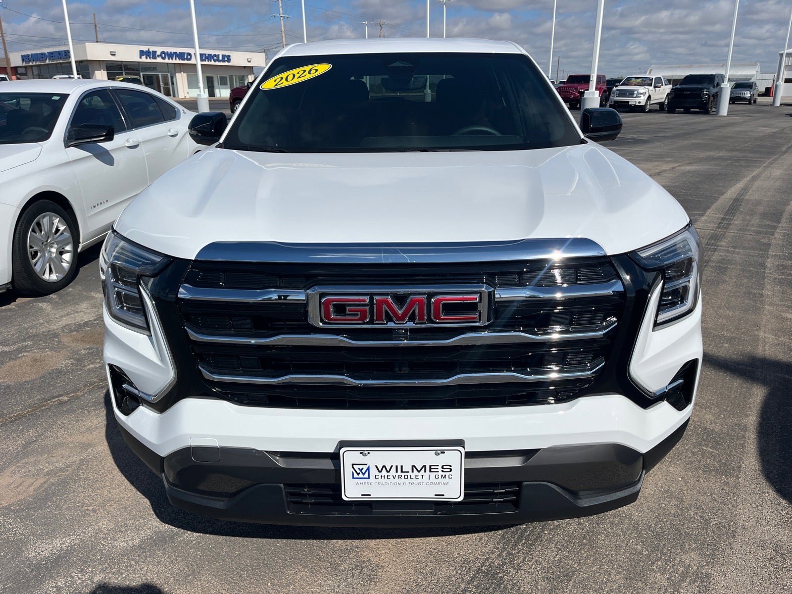 Used 2026 GMC Terrain Elevation w/ Technology Package II FWD image 2