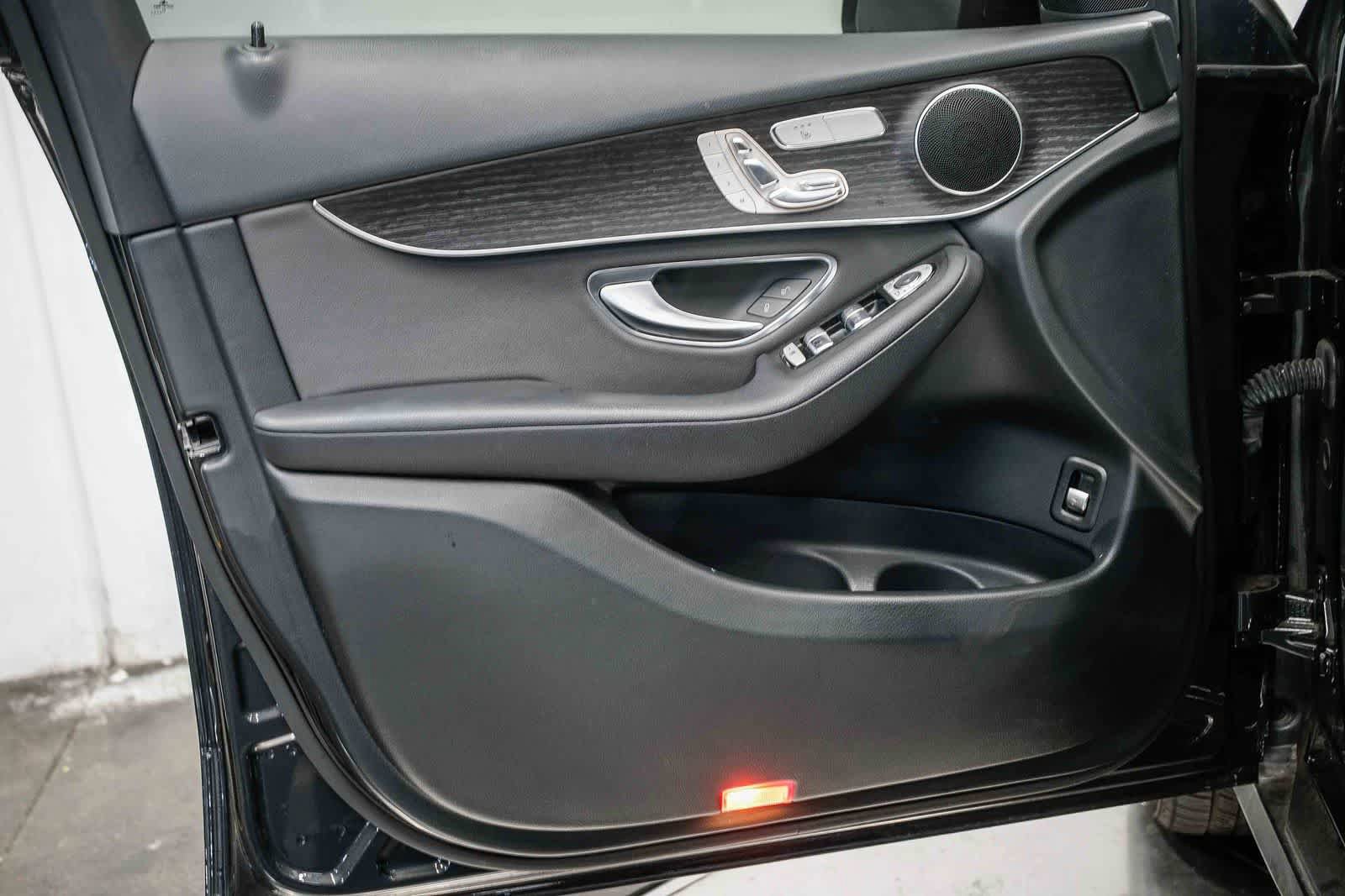 Used 2022 Mercedes-Benz GLC 300 image 17