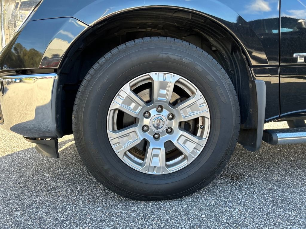 Used 2017 Nissan Titan SV image 7