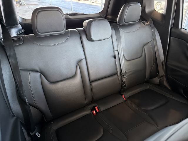 Used 2017 Jeep Renegade Limited image 16